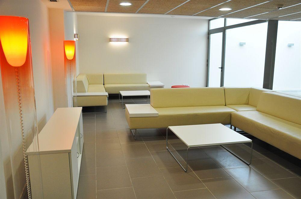 Residencia Universitaria Resa Manuel Agud Querol Сан-Себастьян Экстерьер фото
