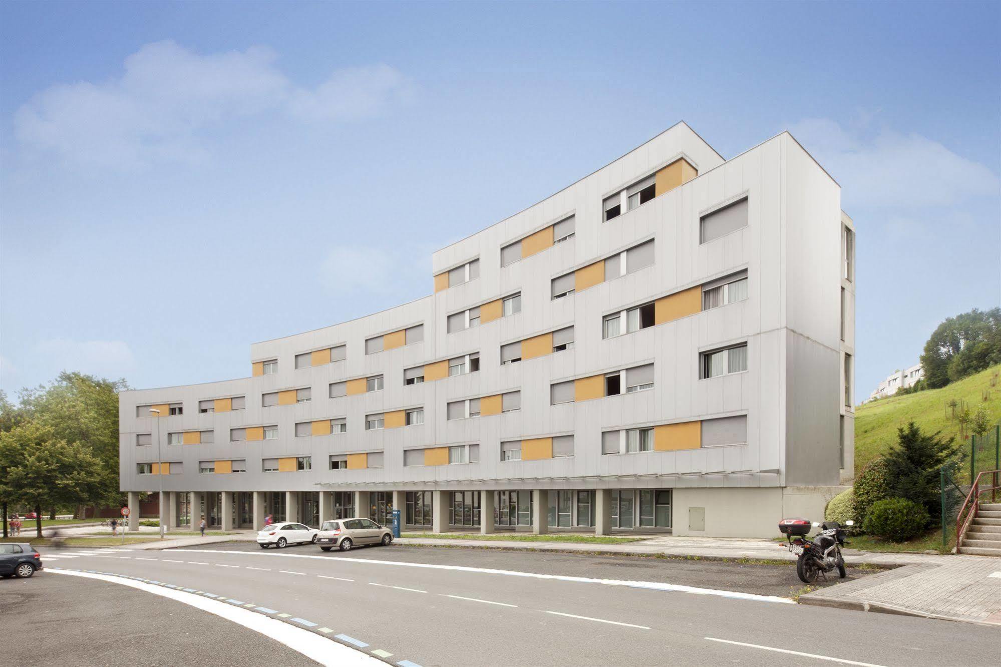 Residencia Universitaria Resa Manuel Agud Querol Сан-Себастьян Экстерьер фото