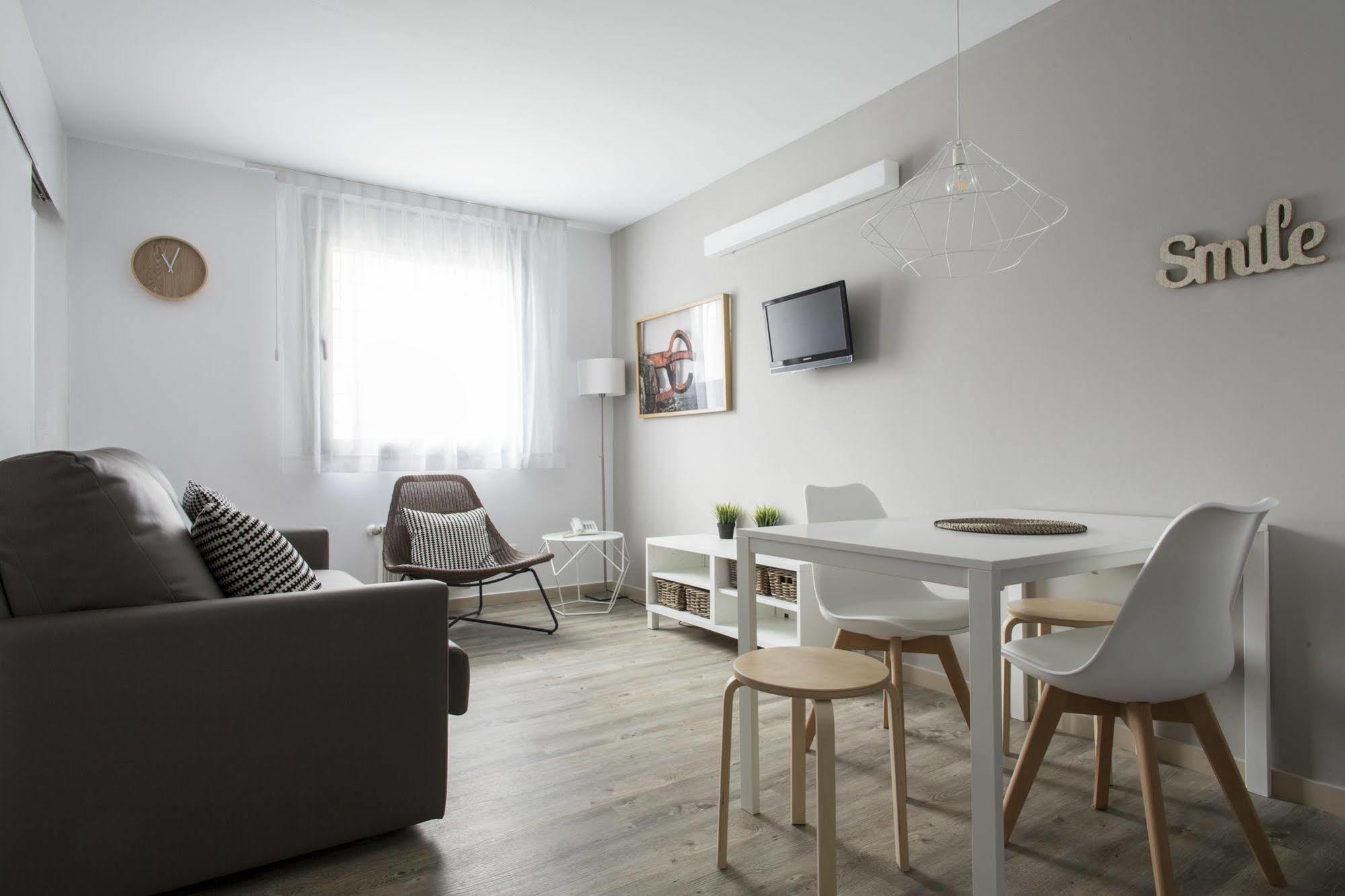 Residencia Universitaria Resa Manuel Agud Querol Сан-Себастьян Экстерьер фото
