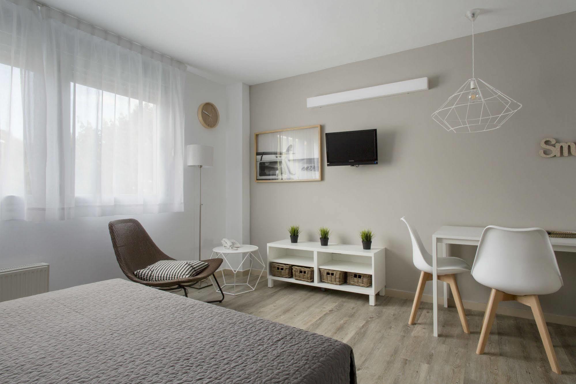 Residencia Universitaria Resa Manuel Agud Querol Сан-Себастьян Экстерьер фото